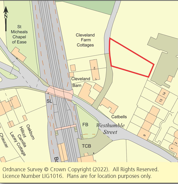 Lot: 106 - PARCEL OF LAND WITH POTENTIAL -